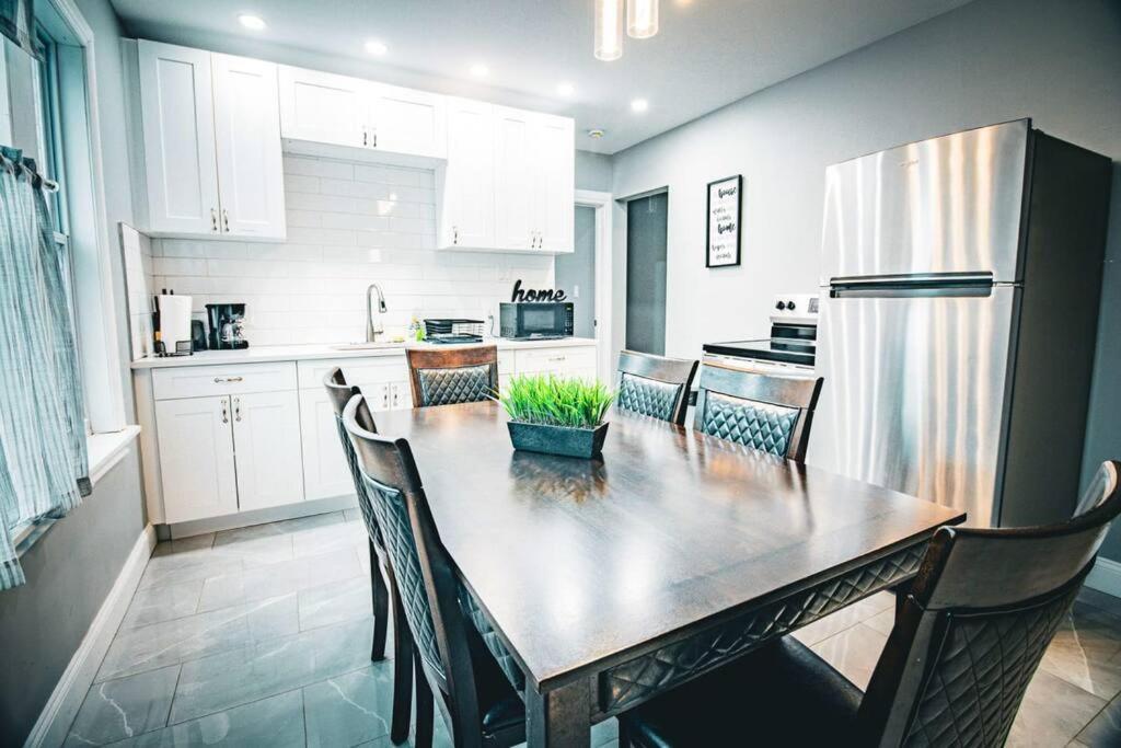 Comfortable 3Br, 1 Bath Close To The Falls ナイアガラフォールズ エクステリア 写真