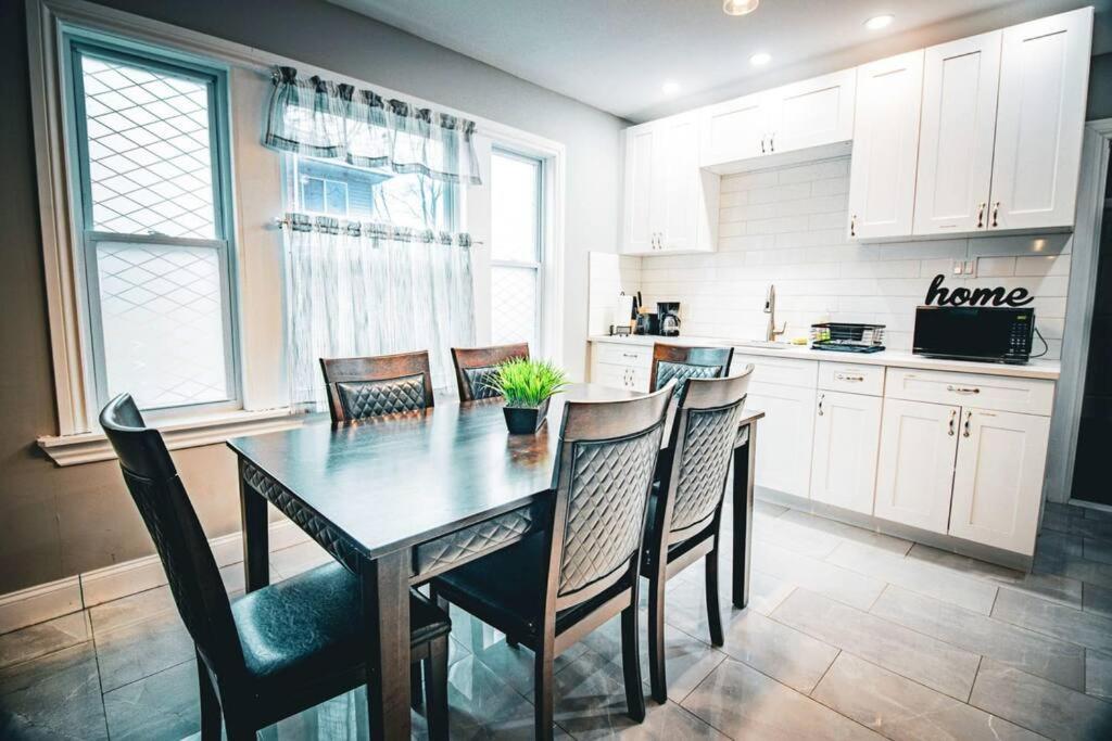 Comfortable 3Br, 1 Bath Close To The Falls ナイアガラフォールズ エクステリア 写真