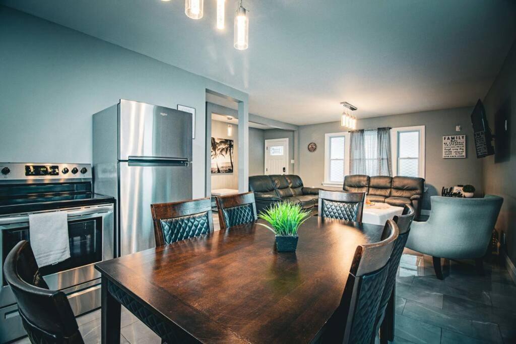 Comfortable 3Br, 1 Bath Close To The Falls ナイアガラフォールズ エクステリア 写真